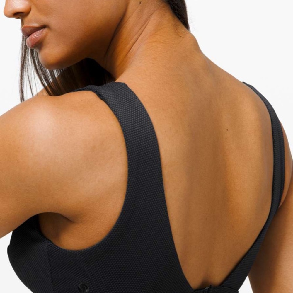 Lululemon Waterside Honeycomb Swimsuit top. - Picture 5 of 11